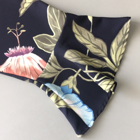 Ann Taylor Petite Morning Glory Blouse - Picture 5 of 6